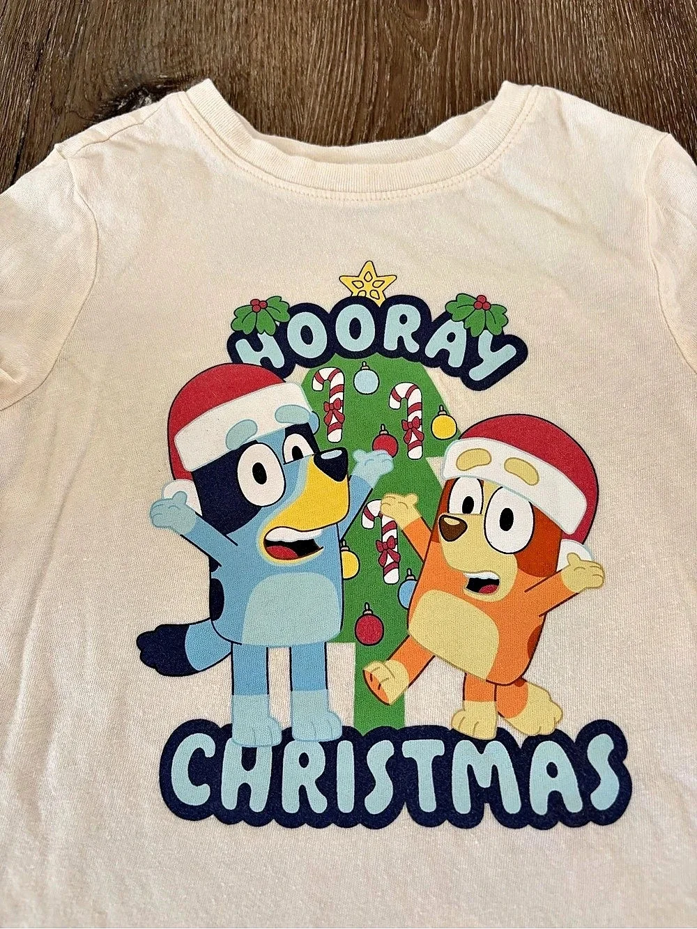 Disney Bluey Christmas Print Tee in Cream with Free Bluey Halloween Tee Sz: 4T